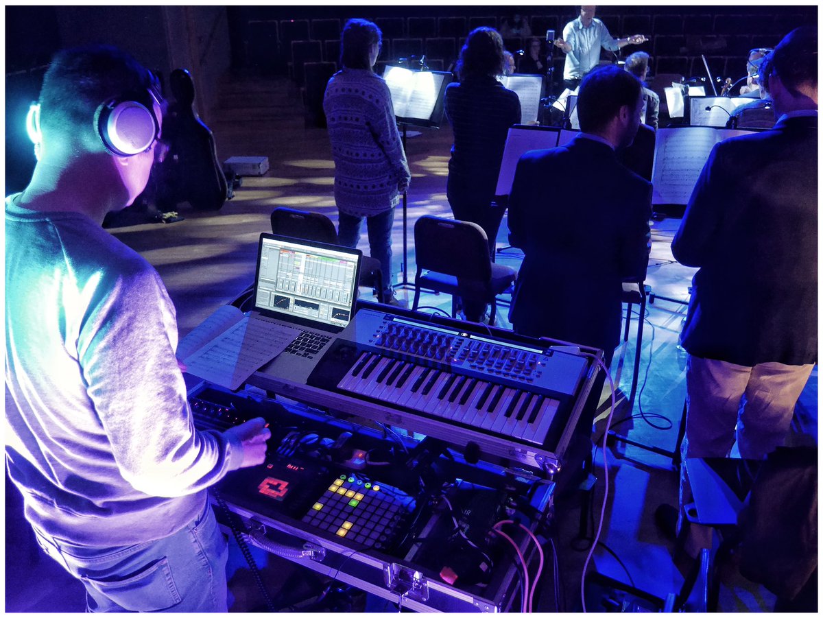 rekoobb's tweet photo. #withoutborders concert @migranthelp “Tim Laverack composer, captured the music of the choir and quartet live, and did “amazing things with it electronically.” #composersnetwork #newnetworksingers @melodywoodham2 @jessicacurry2 @ModulusQuartet @CliveWhitburn #Photography https://t.co/qsnIWQe5qe