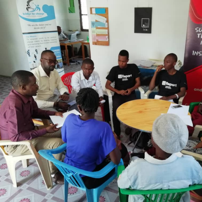 bridgeforchange's tweet photo. Maendeleo endelevu yatafikiwa pale vijana watakapo unganisha ubunifu na jitihada zao katika Nyanja mbalimbali za maendeleo wanazojikita.@MabalaMakengeza @badrujumah @ItsKamala @NaamalaSamson @ibraofficialtz @ChristnaHillary @tanzania_bora @taitanzania @StephanoMsuya @tzDiscovery https://t.co/r4B70BbX3z
