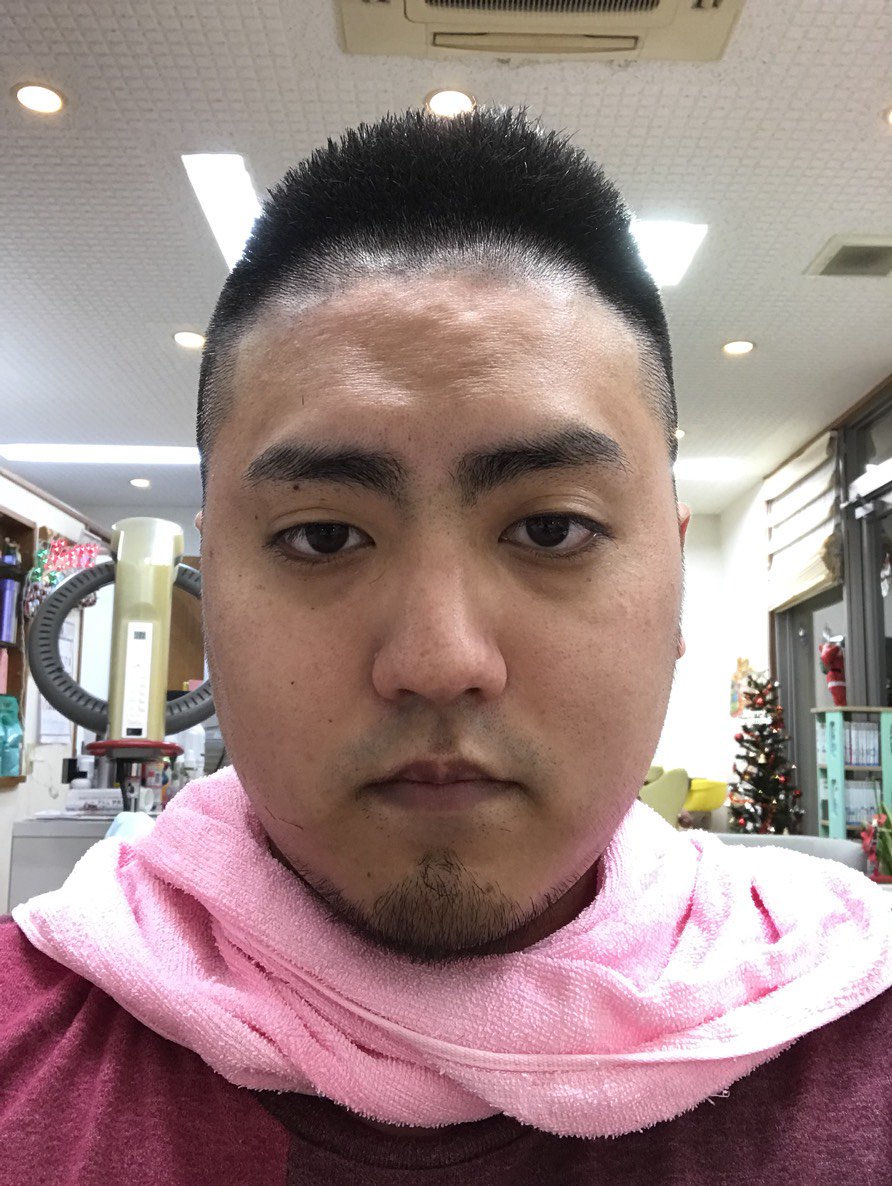 ট ইট র 首里のすけ しんとすけ オリジン沖縄 じゃりすけの髪型の歴史 左から 元のじゃりすけ さねさんに デコが狭い芸人は売れない と言われ デコを広げる 本日 首里汀良町のヘアダーシューにて デコを広げる スタイリッシュ にする