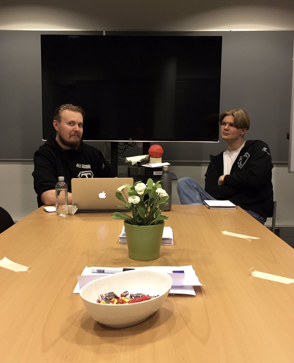 JasmiinaMakela's tweet photo. Done with the tutor interviews! We’ve held ~ 5 interviews / week during these past 3 weeks and it has been really interesting to be a part of them and hear what everyone has to say 🤓 thanks to all the applicants &amp; my fellow Myyrmäki head tutors 💎 https://t.co/dljktcnTZS