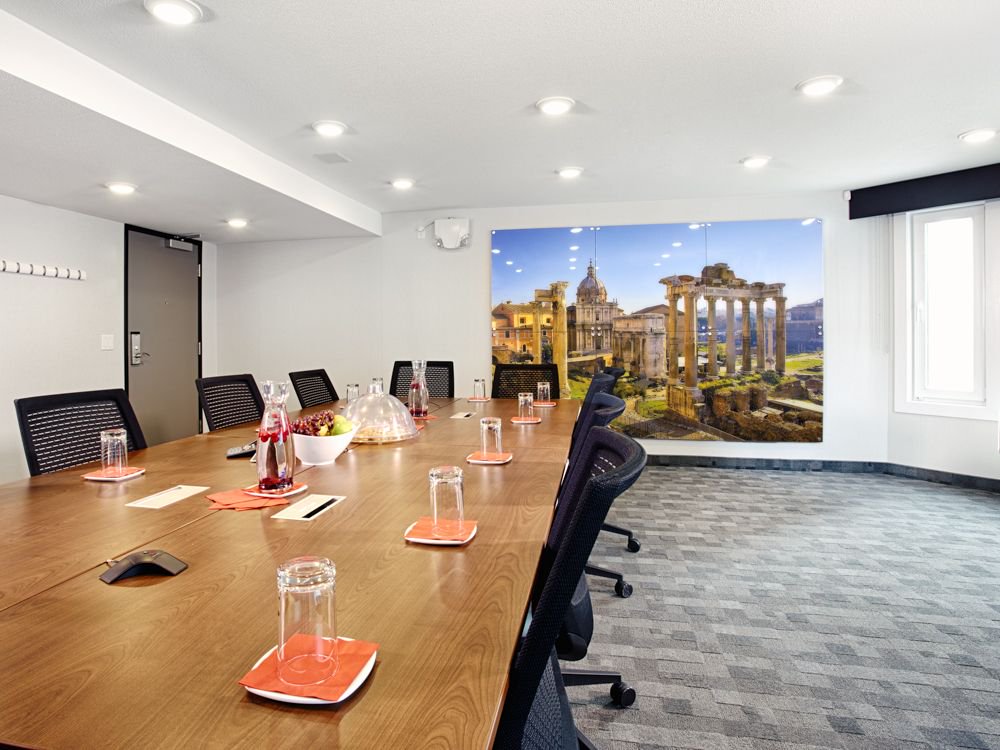 HotelElanYYC's tweet photo. Ever find yourself in need of a small space to have a meeting? Call us at Hotel Elan and we can see about getting you set up in one of our Meeting spaces!! #yyc #HotelElanYYC #HotelElan #stayuptown #meetmeon17th #meetings #uptown17th https://t.co/tuppiXYzAP