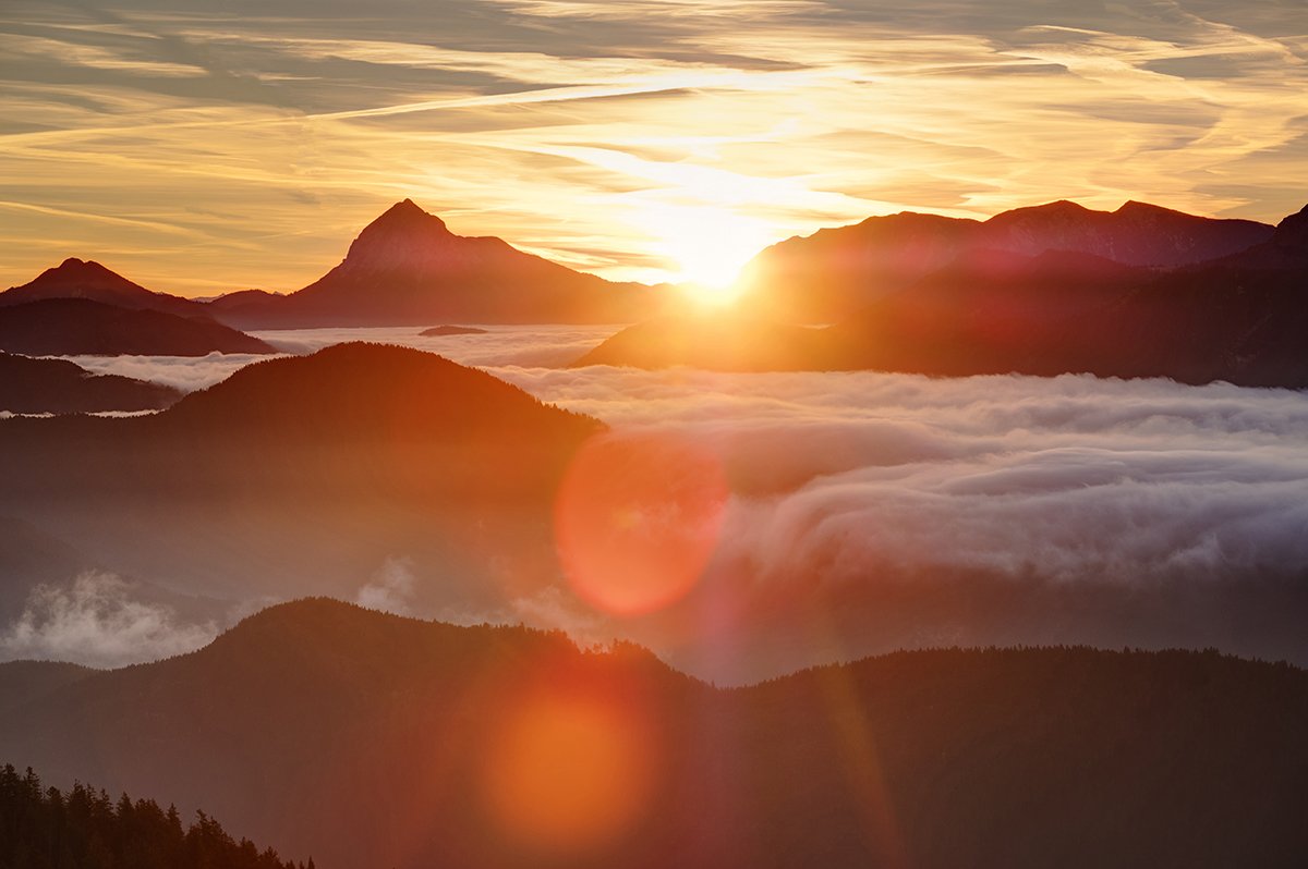 shutterstockDE's tweet photo. Unglaublich schöne #Landschaftsaufnahmen und #Panoramen könnt ihr in dieser kuratierten #OffsetImages Kollektion entdecken: https://t.co/ofsZ69yzh0 https://t.co/k03zfqhWLG