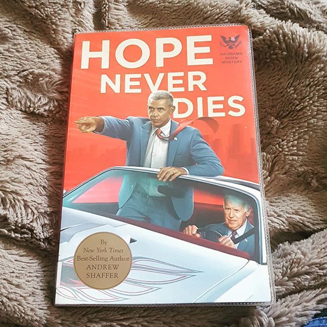 Sometimes you don't know you need something until you see it. An Obama/Biden Mystery, yes please!! Discovered this amazing sounding book at the library this morning and had to take it out as it sounds too good. 
#bookstagram #averybookishpost #booksofig … ift.tt/2EAAvAI