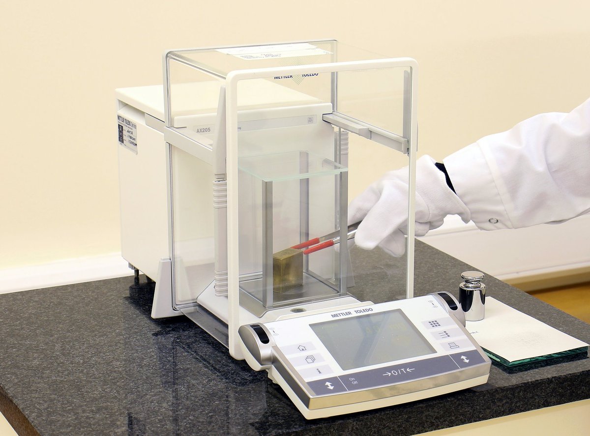 TSConnected's tweet image. Does your business use weights or measures to ensure the accuracy of goods or services you provide? Make sure they are accurate by getting them tested in our Metrology Lab, which is UKAS accredited for weight testing and calibration. Find out more: soc.devon.cc/qncfw