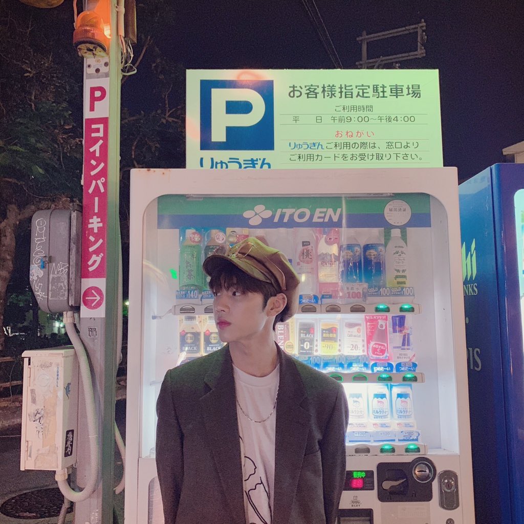 _a_b_c_09's tweet photo. 自販機ってこんなに映えるんだねそぬくん https://t.co/Suuurra80S
