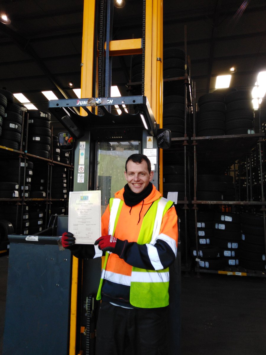 Well done to Glen who is one of many ATL warehouse operatives who have passed lift truck courses recently. This is part of company-wide training so warehousing staff can become multi-disciplined on all MHE #Warehousing #Training #TeamATL #WednesdayWisdom