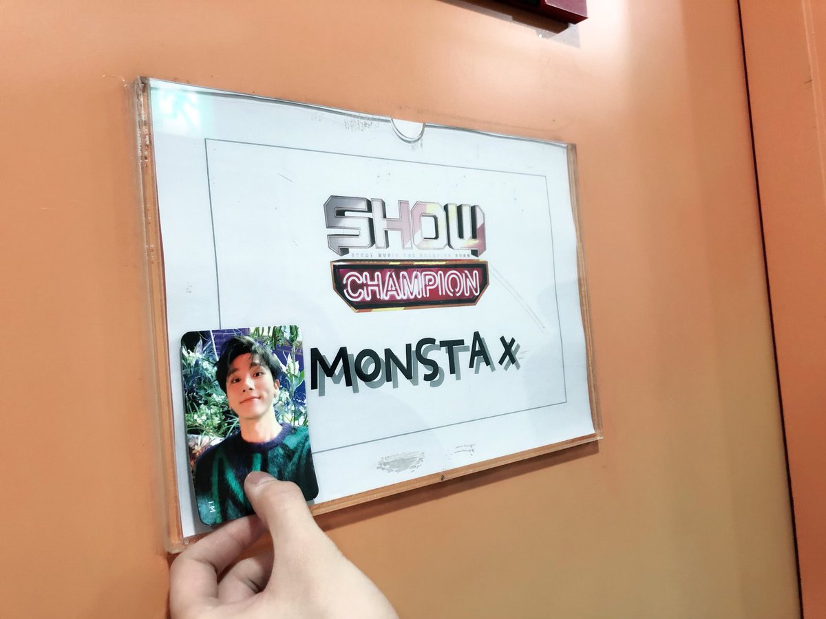 OfficialMONSTAX's tweet photo. [#MONSTA_X]
190227 #몬스타엑스
#WE_ARE_HERE 
앨범 포토카드 EVENT 

🐊
#쇼챔피언 #형원
#WE_ARE_HERE_몬베베 
#Alligator 
🐊

#MONSTAX 
#MONSTAX_Alligator
#WE_ARE_HERE_몬스타엑스 https://t.co/6tYainqv23