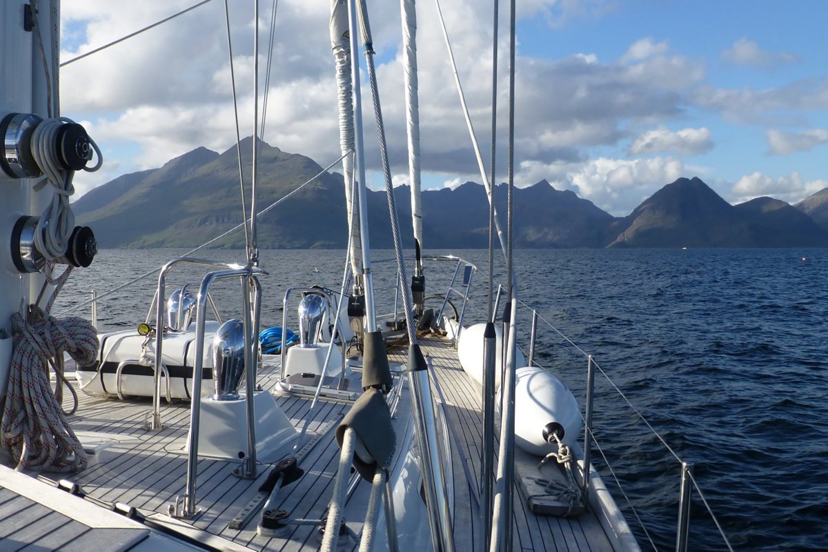 sailscotland's tweet photo. Plans for the summer? Set off on a summit-scaling, #LegendarySailing adventure with our guide to Munro-bagging - by boat! โตโฐ๏ธ
Find out more at https://t.co/If8vjIxLd4
๐ The Cuillin, Skye
๐ธ Moonshadow Yacht Charter https://t.co/qVy1LHVE0M