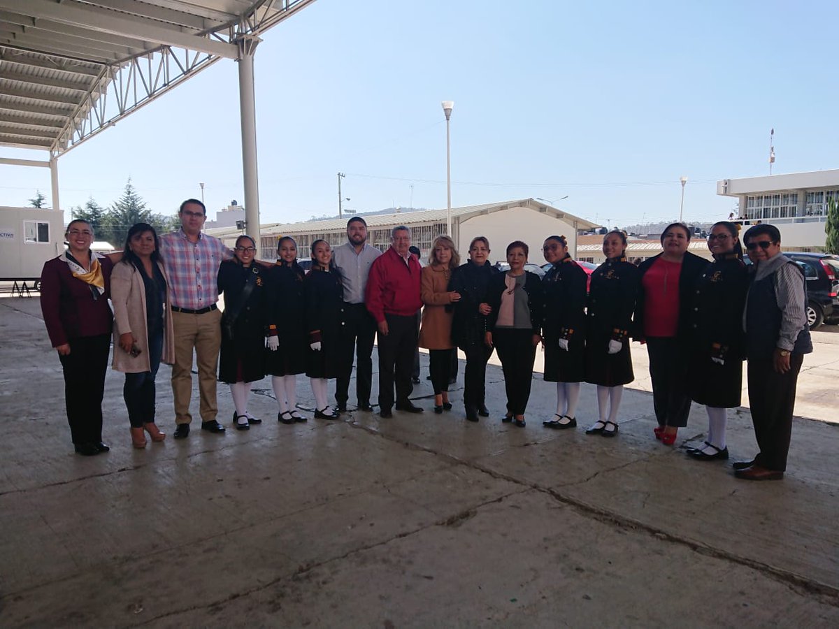 Cenhchofic's tweet photo. #Entérate 🇲🇽 | Concurso regional de Escoltas celebrado en el #CEMEY, gana el pase a la siguiente etapa la escolta femenil de la Escuela preparatoria del #CENHCH Y en automático la escolta varonil del #CEMEY https://t.co/n9xkRt1YyB