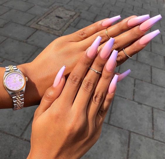 Fabriah's tweet photo. Ombre hair has been &amp; gone so now its all about Balayage but that doesn't mean you can keep the two tonal trend alive elsewhere...
Check out these amazing Ombre inspired nail from Pinterest and if you want to see more take a look at our Magic Mani board!💜
https://t.co/O2I08uVUPE https://t.co/95UtBusQXy
