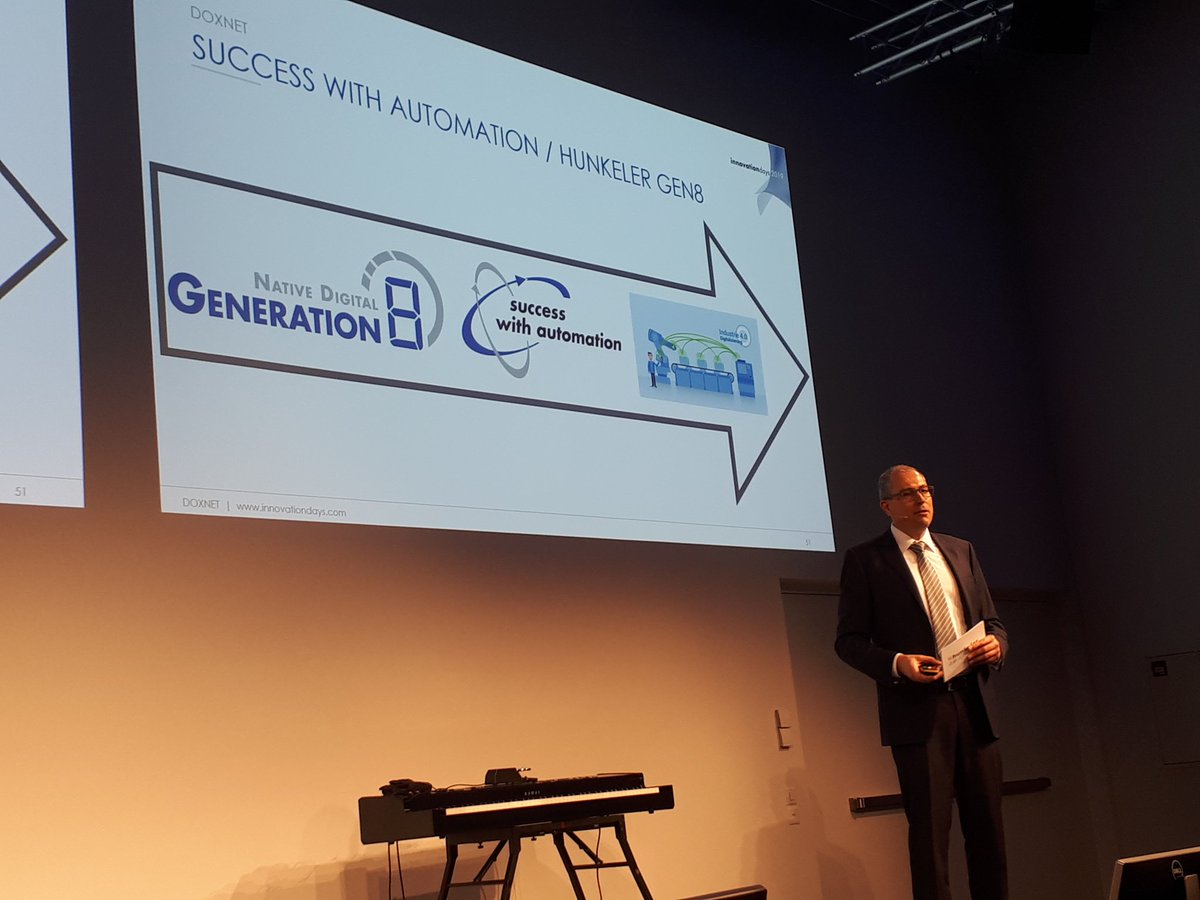 DamienHachet's tweet image. @ErniDan presenting the impressive progresses made by their new #Gen8 cutting line at #HID19 #Doxnet. A perfect finishing equipment to get the best ROI of your  print line #Ricoh