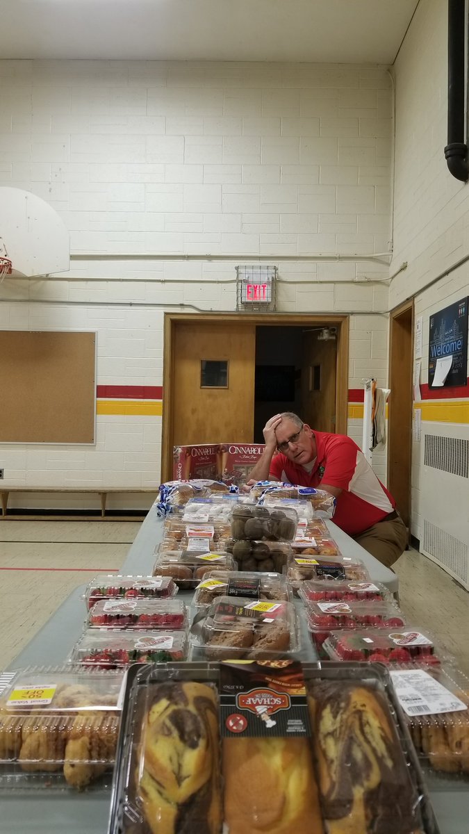 JPullen17's tweet photo. #snowday @Haltondsb  @HaltonFFT #Feeduary part deux. New donuts! New photo! New snow day :( 
Kings Road Donuts with Dad will prevail! What's the chance of having to cancel a third time because of snow???? https://t.co/02w48sFzPr