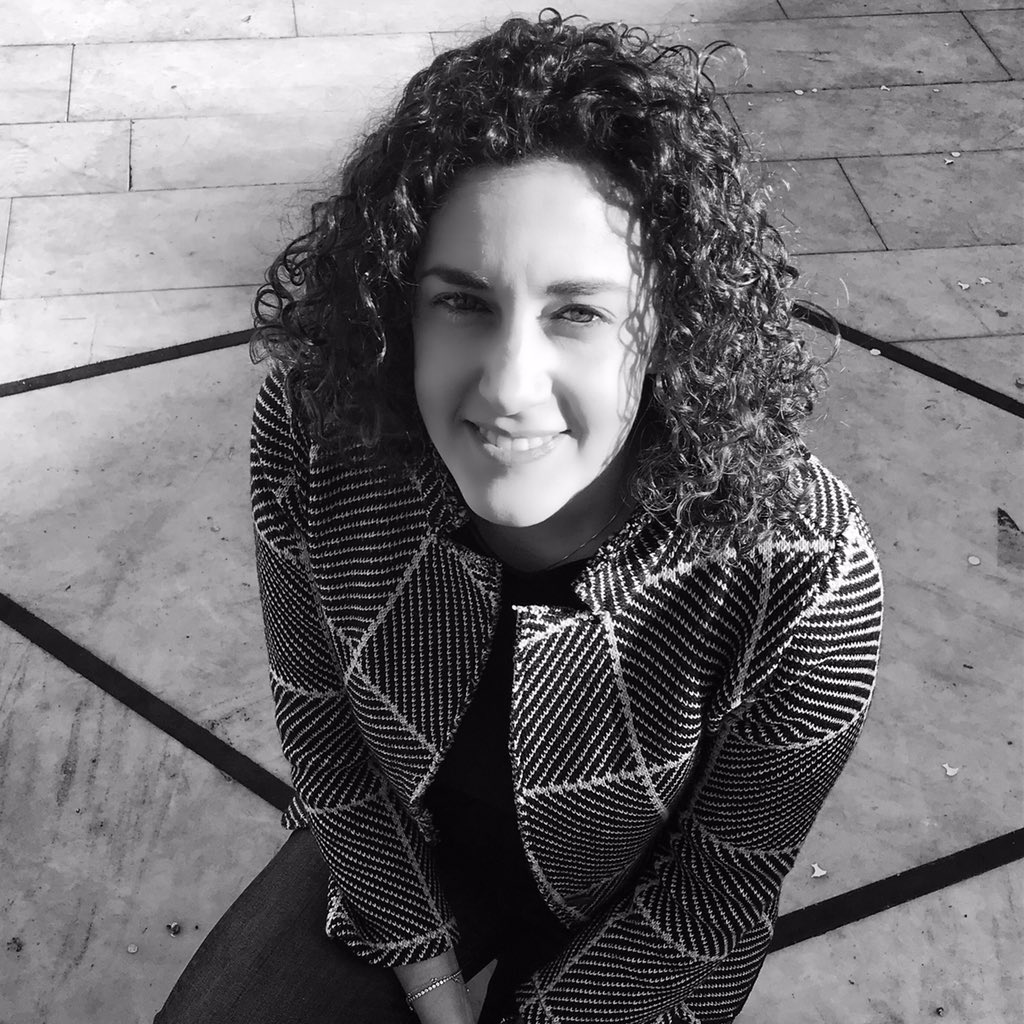 TEDxBusto's tweet photo. Un’altra componente importante del nostro team: una ragazza intraprendente e con spirito d'iniziativa. Con #tedxbustoarsizio si è messa in gioco, gestendo tutte le connessioni con i nostri sponsor e partner! Parliamo di @valegradoli che si definisce #curiosa #concreta #affidabile https://t.co/TgH7dI3koq