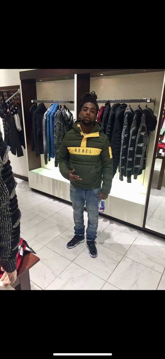 VEEZY1317's tweet photo. Rest up cuzzo 💔💔 they took a real one 😢❤️ https://t.co/qx6MHS0mhX