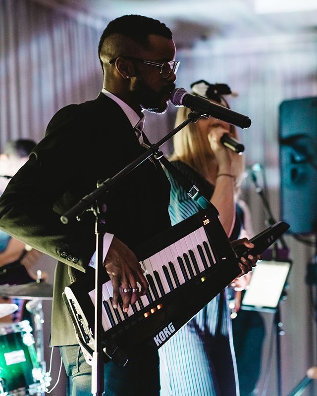 RT <a href="/GoodIndeedMusic/">Good Indeed Music</a>: Shoutout to toluajayimusic for being the only person we know who can pull off a keytar. 💃 #FunkSoulFamily bringing the party at an event for #Boodles 📸by rachsilvester