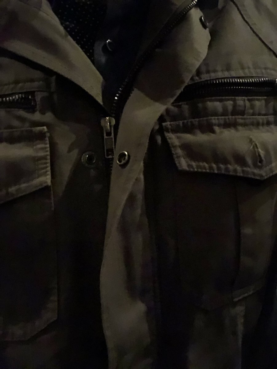 hiro_chobafu's tweet image. TOP NOTESのイベント終わった。
いやー今日は最高のライブだった。香りのするイベントでみれいさんはハニーサックルジャスミンという香りでライブ中はとても良い香りした👍
特典会参加でみれいさんの香水のワンプッシュを胸に頂きました！
この上着洗えない😅

#當山みれい
#TOPNOTES