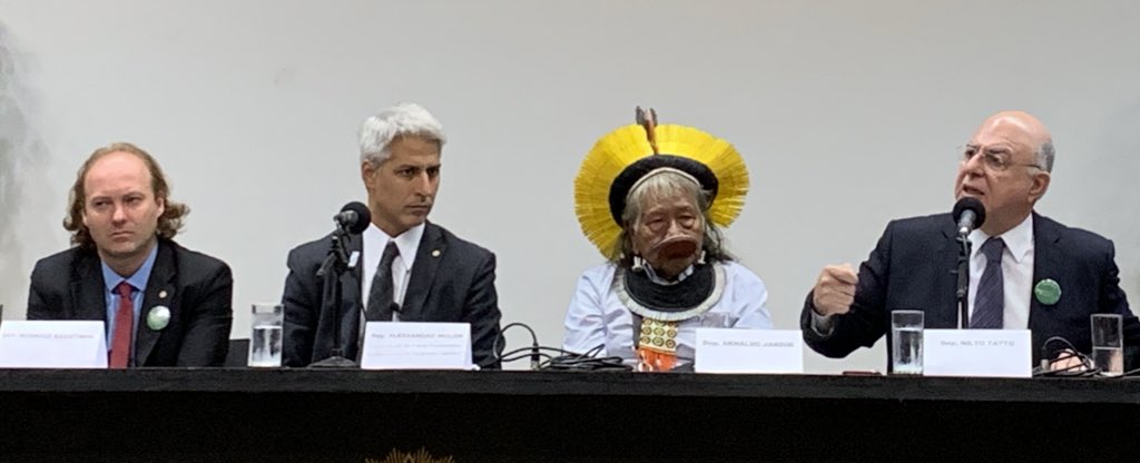 victor_bicca's tweet image. Deputado @ArnaldoJardim coordenador do GT de Resíduos Sólidos da Frente Parlamentar Ambientalista reforçando a importância do diálogo e apoio ao meio ambiente na sessão de instalação da Frente. #ArnaldoJardim #cempre #reciclagem