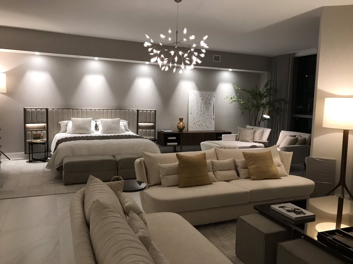 NatalieMcBee's tweet image. #MarinaPalmsYachtClub #PenthouseCollection #NatalieMcBee (561)596-8191 #Remax #MiamiOpen