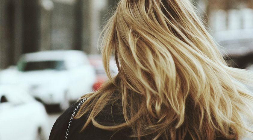 Get The Gloss (@getthegloss) on Twitter photo 5 ways the weather can affect your hair (and how to turn that into a good hair day) buff.ly/2UaZj7Y <a href="/JohnFriedaUK/">John Frieda</a> #ad 5 ways the weather can affect your hair (and how to turn that into a good hair day) buff.ly/2UaZj7Y <a href="/JohnFriedaUK/">John Frieda</a> #ad