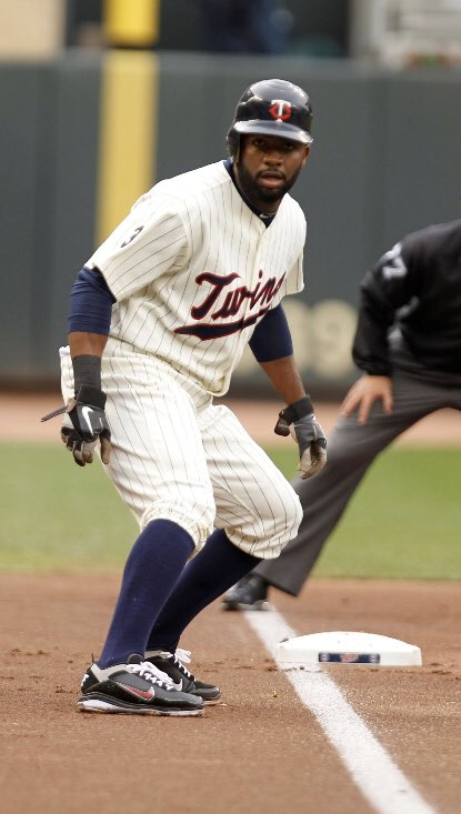 Happy 35th birthday to Ex Twin Denard Span! Still one of my favorite guys. enjoy your day big dog. 