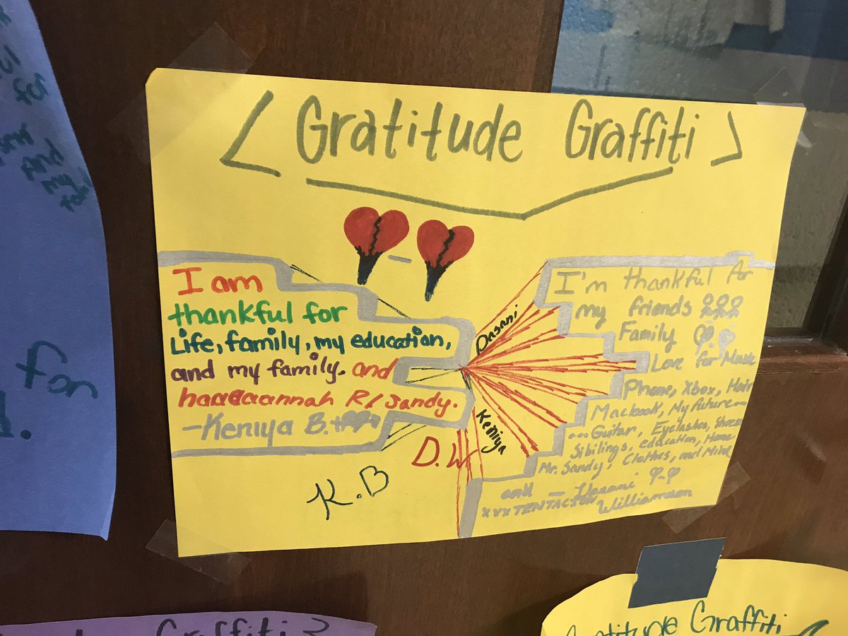 MissRebraca's tweet photo. We were feeling thankful this week! 👍🏻 https://t.co/bPCqqDGGEq