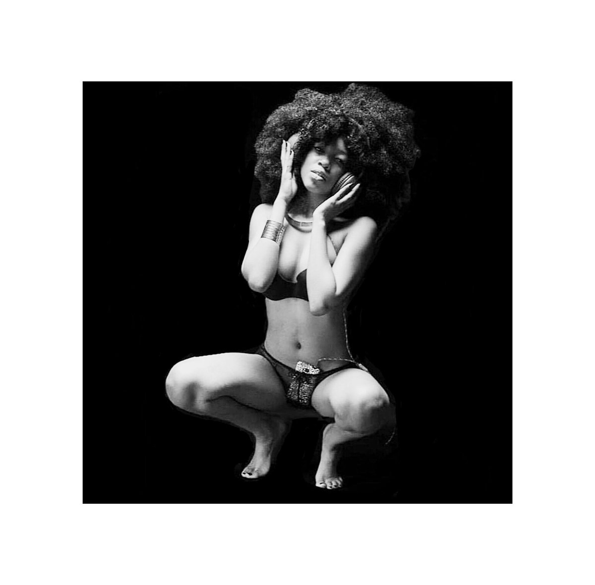 QueenMonet21's tweet photo. “I am America.  I am the part you won't recognize.  But get used to me.  Black, confident, cocky; my name, not yours; my religion, not yours; my goals, my own; get used to me.”
~Muhammad Ali @MuhammadAli 
#HappyBlackHistoryMonth #BlackHistoryMonth #BlackLivesMatter 
2019 https://t.co/eLV773tGkr