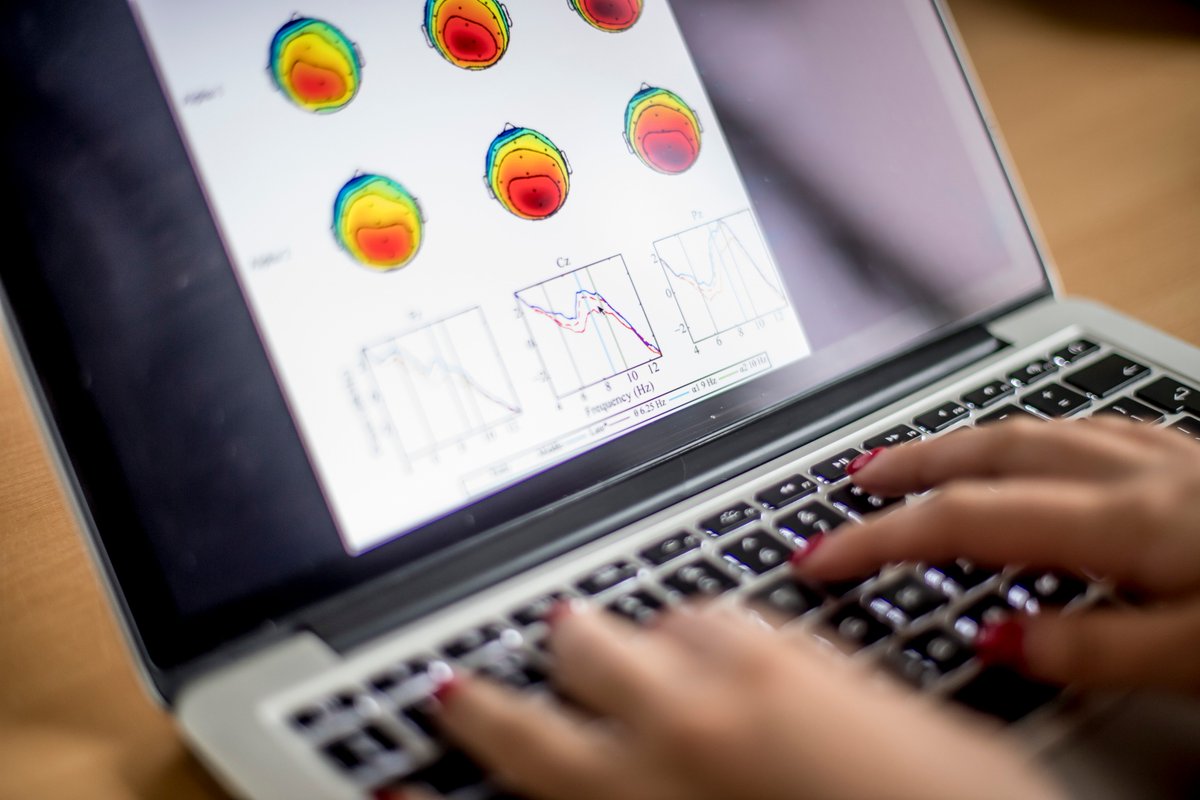 HealthSciUni's tweet image. Want to get behind the science of the mind? Interested in a rewarding career in #psychology? Places still available on our psychology courses including #healthpsychology; #sport &amp;amp; #exercise psychology; #counselling psychology... Check #UCASExtra to apply: aecc.ac.uk/psychology/