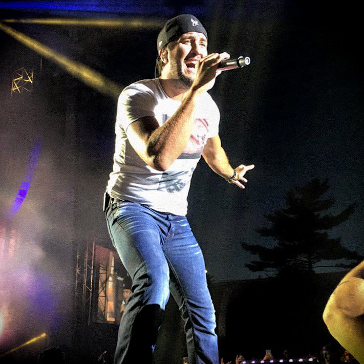 wfconcerts's tweet photo. Remember when @LukeBryanOnline celebrated his 40th Birthday with us at Darling's Waterfront Pavilion in 2016?!
See how long some of US have shared these memories with you: https://t.co/sUbjbBTkKu
๐ท Cre8iv Company, LLC #10YearsOfWFC https://t.co/ep0JSABr2S
