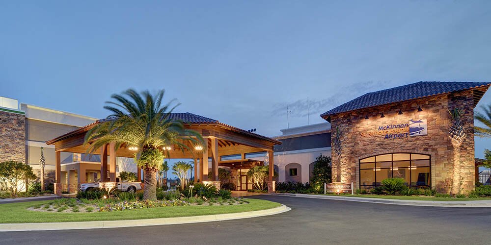 P66Aviation's tweet photo. Need a home away from home, and want to earn points toward rewards? Fly into Golden Isles Aviation, one of our #WingPointsWednesday partners, and stay at this FBO-hotel combo, complete with a wing-shaped pool! https://t.co/46YLG82Hla