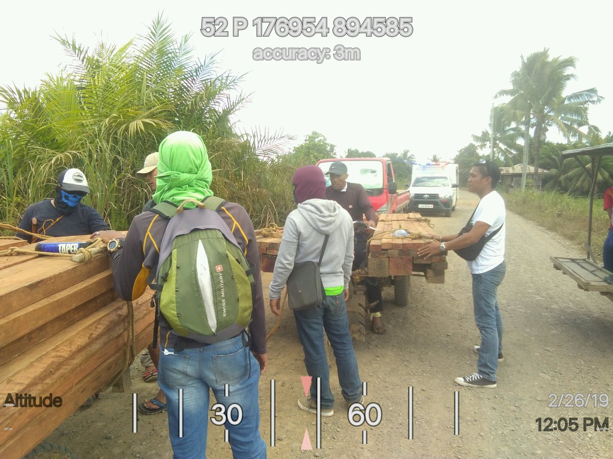 denrbunawan's tweet photo. A total of 3 units Rusi Chariot loaded with a total of 133 pcs/1,665.0 bd.ft. lumber/flitches of Lauan and Toog species apprehended at Manat, Trento, Agusan del Sur on February 25, 2019. Said FP and coveyances was deposited at CENRO @denrbunawan in the cutody of CENRO AAC Ebron. https://t.co/qnuZghY1xD