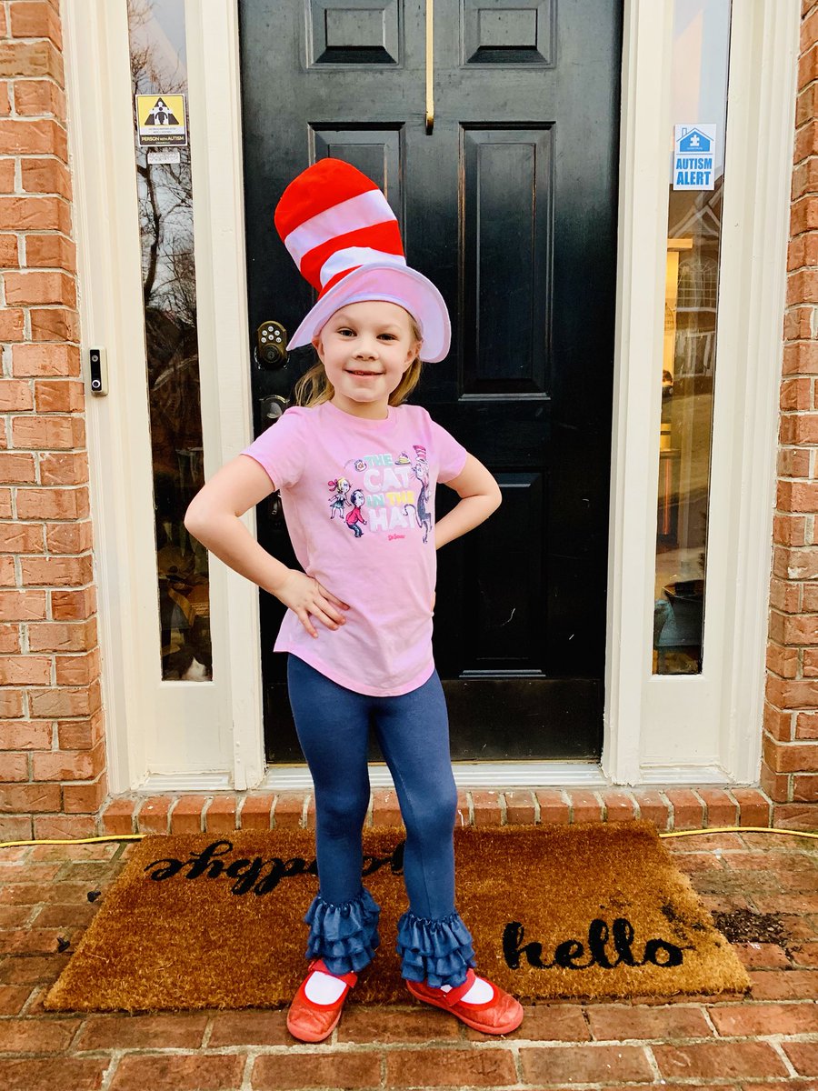 PrairieMuppetsJ's tweet photo. It’s The Cat in the Hat day! #drseussweek📚 #thecatinthehatknowsalotaboutthat🎩 #bakerbear🐻 @MRS_OBANION @rmhurley15 @bakerelembears https://t.co/t5G9F5A9JD