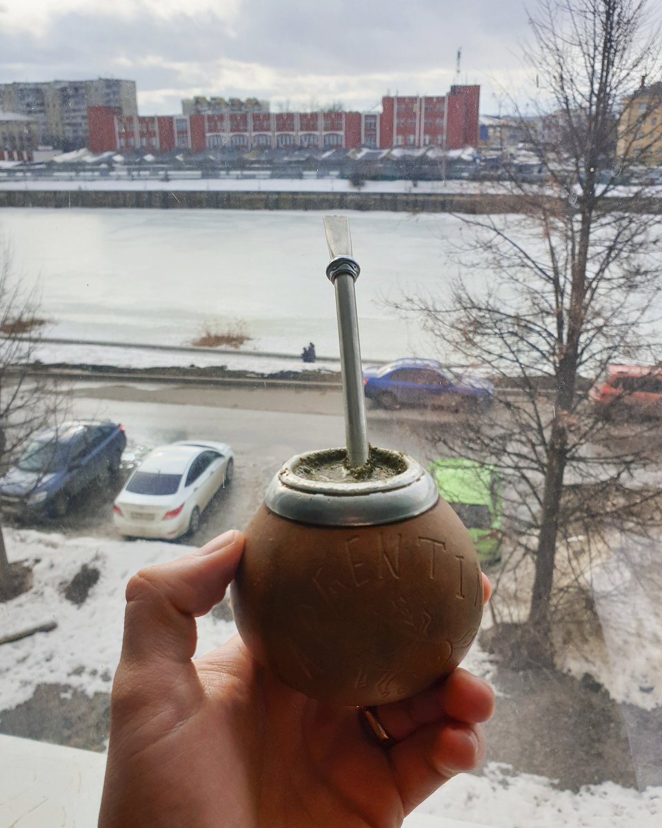 Говорят, если долго пить мате и смотреть на реку, можно увидеть проплывающие подо льдом лиды, которым ты факапишь сроки по КП...