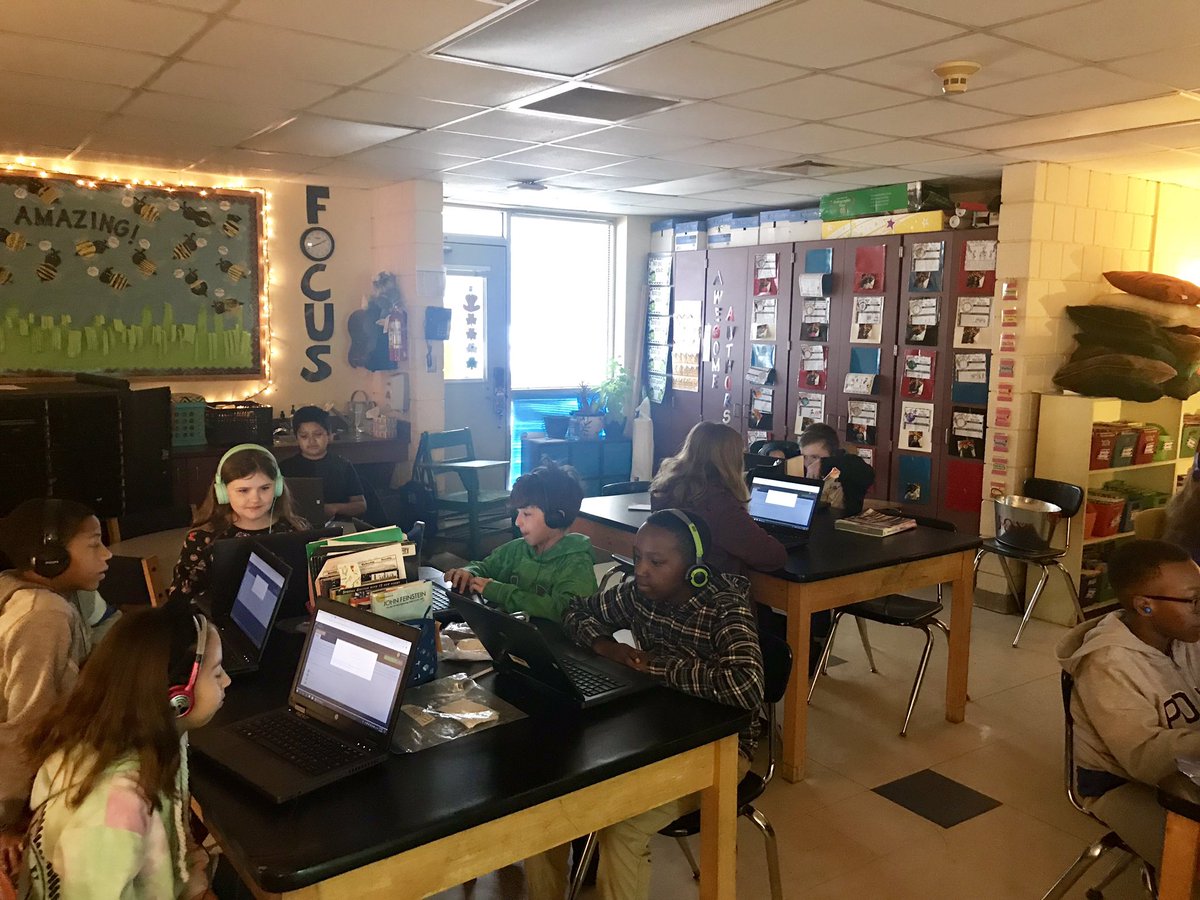 MrsBarratt's tweet photo. Ss playing Alien 👽 Arena! @EducationGalaxy #NHCSChat #edtech https://t.co/P3Ea53n3Md
