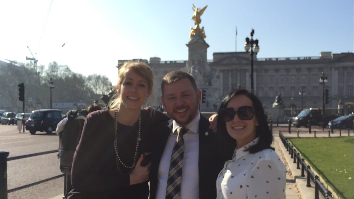 We’ve arrived in London and we are very much looking forward to welcoming the #DofE Gold Award recipients from <a href="/DofENorth/">DofE North</a> to St James Palace to #celebrate their achievement in style!!
#BetterTogether #WeDoDofE 

<a href="/Jo_Bertz/">Jo Roberts</a> <a href="/LoubyBooby/">Louise Berry</a> <a href="/LiverpoolBCS/">The Blue Coat School</a> <a href="/TSVENGEANCE/">Knowsley Maritime Cadets</a>