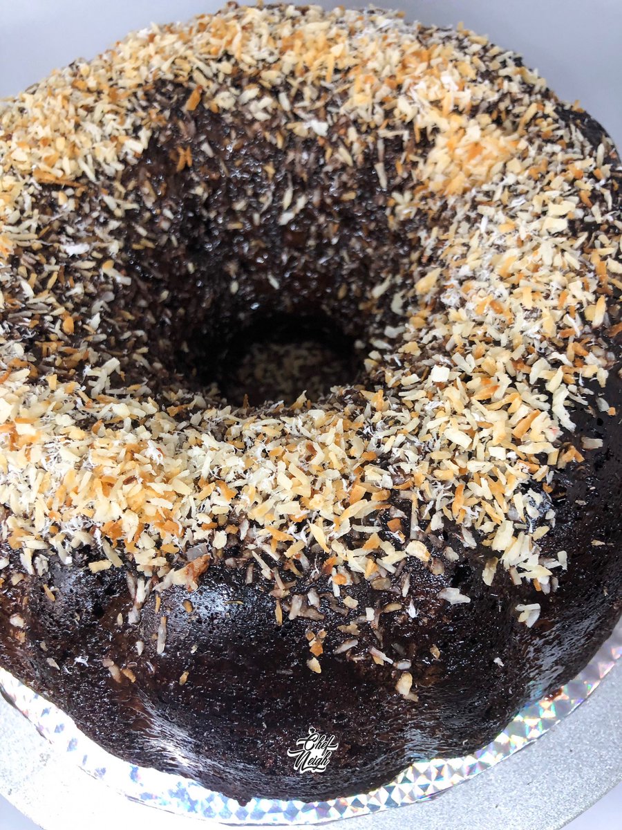 How’s your week going?????

It’s almost weekend! 
Get this amazing chocolate fudge cake with dark chocolate sauce and toasted coconut toppings! 

#wednesdaythoughts #coffee #eeeeeats #MomoChallenge #IamNortherner #FoodieinLagos #pastrylove #food #foodie #lagoseats #lostinlagos