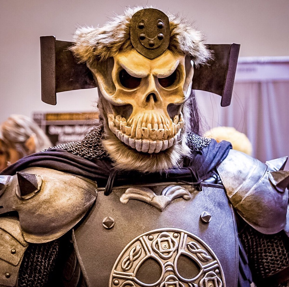 RogueSharkPics's tweet photo. @ChrisEvans If you’re game for a Willow fan film we have the General Kael suit. 😉 https://t.co/73bmHI79ev