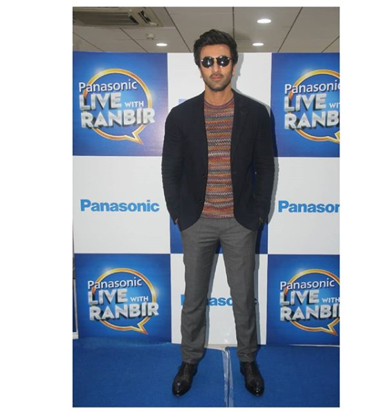 speakeasy_in's tweet photo. Spotted: Ranbir Kapoor looking charming as ever wearing Santoni India CARTER lace-up shoes for a Panasonic event this month! Made from aged nuanced blue leather, this versatile 5-hole lace-up shoe exudes a mellow elegance. #rk  #Bollywoodstar #santoniindia #style #leathershoes https://t.co/cpb80P60Nt