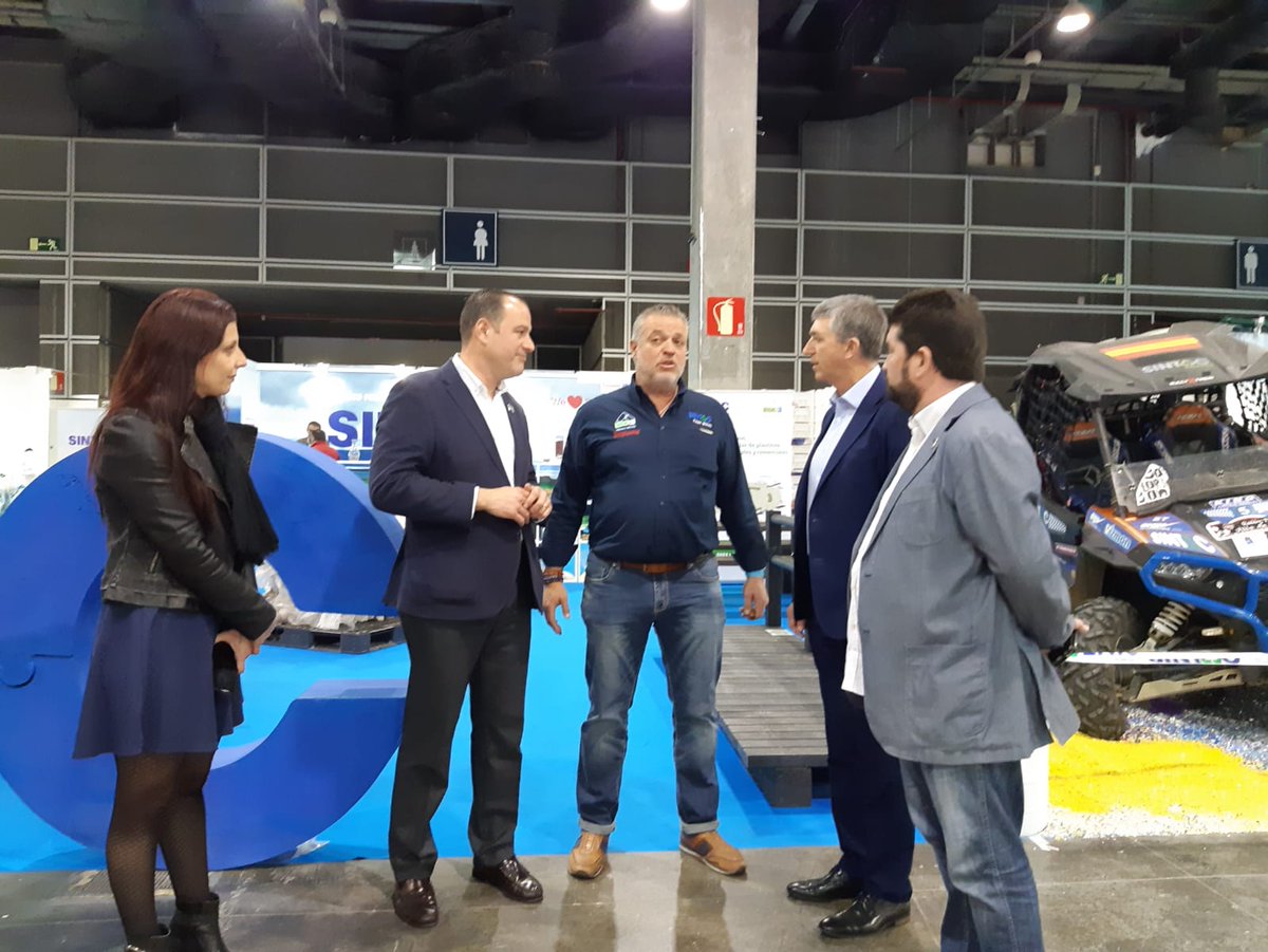 GVAinicotur's tweet photo. .@Rafa_Climentg també ha visitat els certàmens @feria_encaja i #MADEFROMPLASTIC, que se celebren del 26 al 28 de febrer en @Feria_Valencia i faciliten les solucions més eficaces, tant en la parcel·la de l'#emmagatzematge i #logística, com en #plàstic per al #packaging https://t.co/b4RJ5iKUue