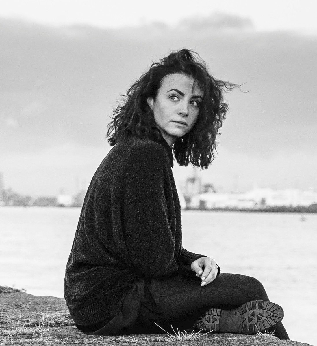 FIRST CAST ANNOUNCEMENT!
Our first two cast members for In Our Veins <a href="/AbbeyTheatre/">Abbey Theatre</a> 
The stellar duo of @ianloydanderson and <a href="/Amilia_Stewart/">Amilia Stewart</a> We cannot wait to announce the rest of this ensemble! <a href="/DublinPortCo/">Dublin Port</a> <a href="/LisaRichardsLtd/">Lisa Richards</a> 
Tickets are selling fast:
abbeytheatre.ie/whats-on/in-ou…