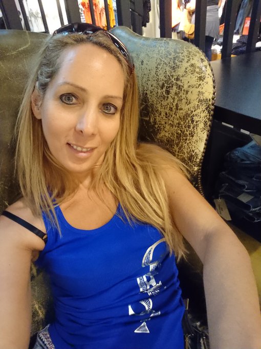 Ein tolles Bergfest w&uuml;nsche ich euch. Abartiges geniales Wetter findet ihr nicht auch? 20 C im Schatten<a href="/tag/smile"class="tags"><span>#smile</span></a><a href="/tag/cute"class="tags"><span>#cute</span></a><a href="/tag/happy"class="tags"><span>#happy</span></a><a href="/tag/blonde"class="tags"><span>#blonde</span></a><a href="/tag/fashionista"class="tags"><span>#fashionista</span></a><a href="/tag/smilebitch"class="tags"><span>#smilebitch</span></a>