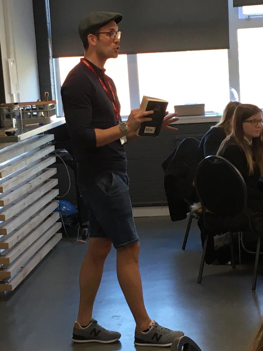 LoudounEnglish's tweet photo. @LoudounAcademy1 were delighted to welcome author Martin Stewart as part of the EA school libraries Spring Read. Pupils were given a creative writing workshop where Martin gave them tips and ideas on how to create stories, edit and redraft their work. Thanks @martinjstewart 📚👏🏻 https://t.co/KGFHfAspjM