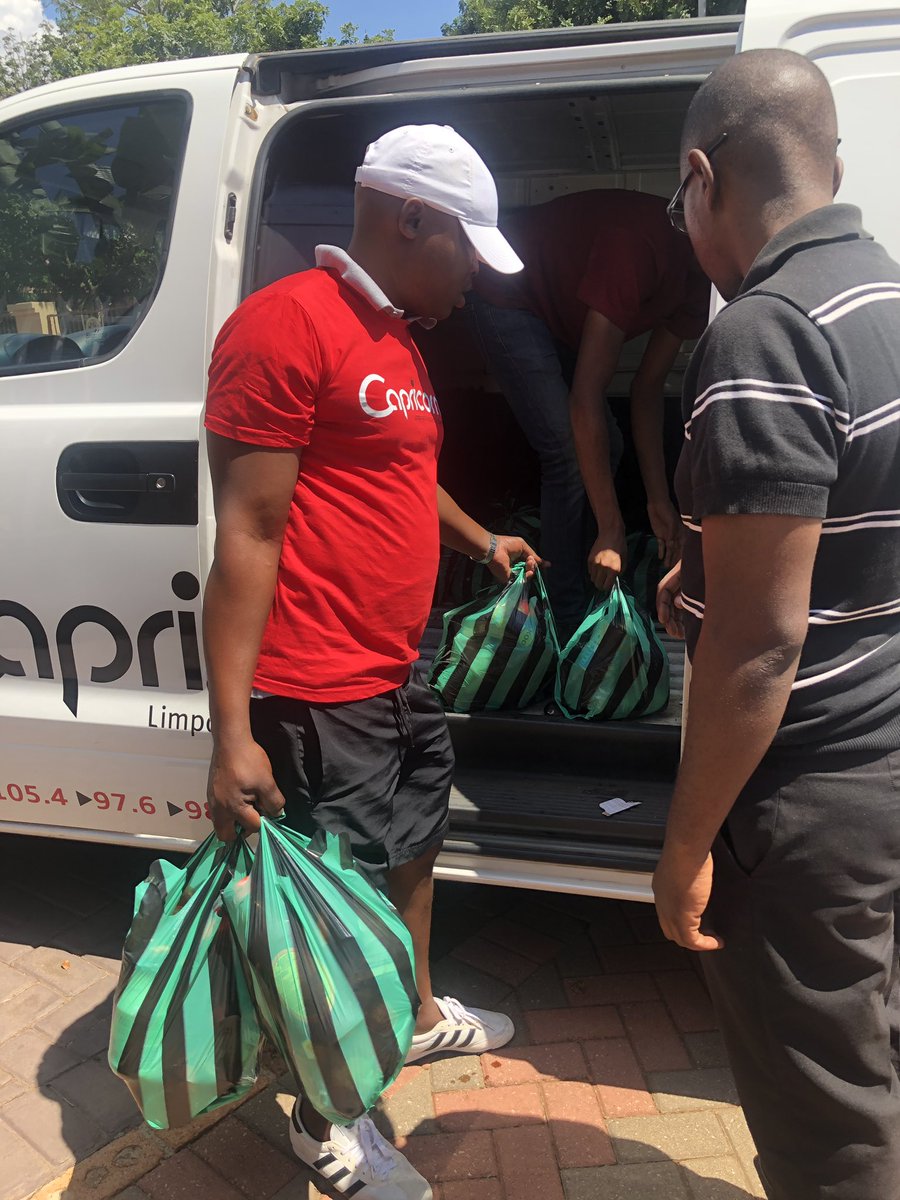 CapricornFM's tweet image. Many hands make the load lighter. Capricorn FM visits Thoriso Themane’s family. #JusticeForThoriso