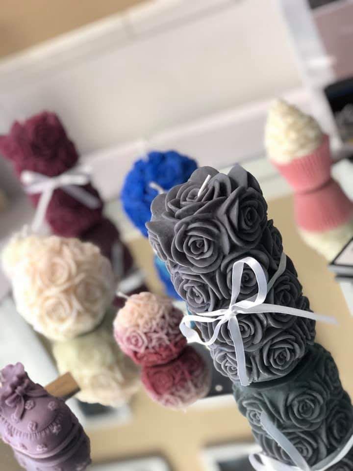 CandleAmor's tweet photo. Another beautiful shot from our awesome clients! Starring the Grey Rose Pillar available on Etsy and https://t.co/1alrCPSf28 
.
.
#soywax #soycandles #roses #perfectgift #MothersDay #handmade #perfection #homedecor #partydecor #scented #obsession https://t.co/hU82WQdRXv