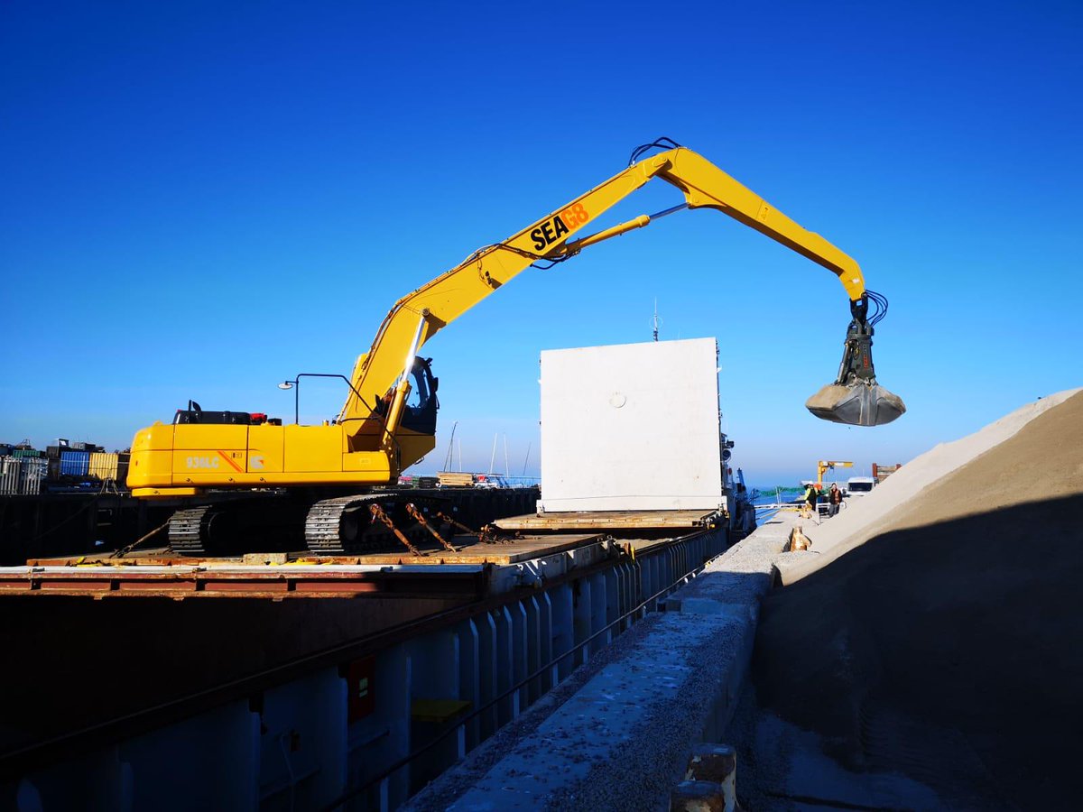 LiuGongUK's tweet photo. This modified Liugong 936LC has had a full refurb and full respray, Mutley Plant have added a boom extension and underslung dipper
#Liugong #Construction #Excavator #Plantsales #MutleyPlantServiceLtd
https://t.co/QaprDNCFus https://t.co/nAAgaCNMiX