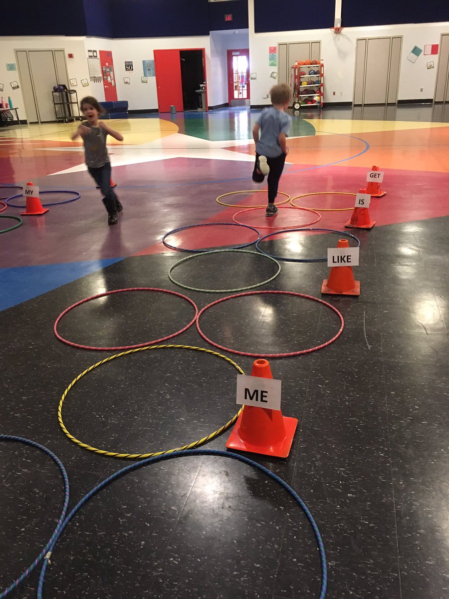 MsHubbard_PE's tweet photo. Sight word hop scotch! Working on our hopping, jumping, and landing with balance! If they were “stuck” on a word they paused in their hula hoop for help. #lovelearninginWB #onlyWB #Gretchko2020 #FireUpForPhysEd https://t.co/b51K5JjDPa