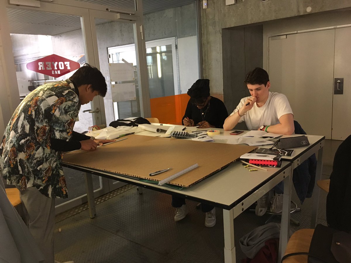 FondationCD's tweet photo. #ÉgalitédesChances / Les élèves du stage en École d’#architecture débutent leur 2ème journée d’ateliers, guidés par les étudiants de l’@ensaNantes1 ! #ensa #stage @lardepa https://t.co/k0hNZQzoBY