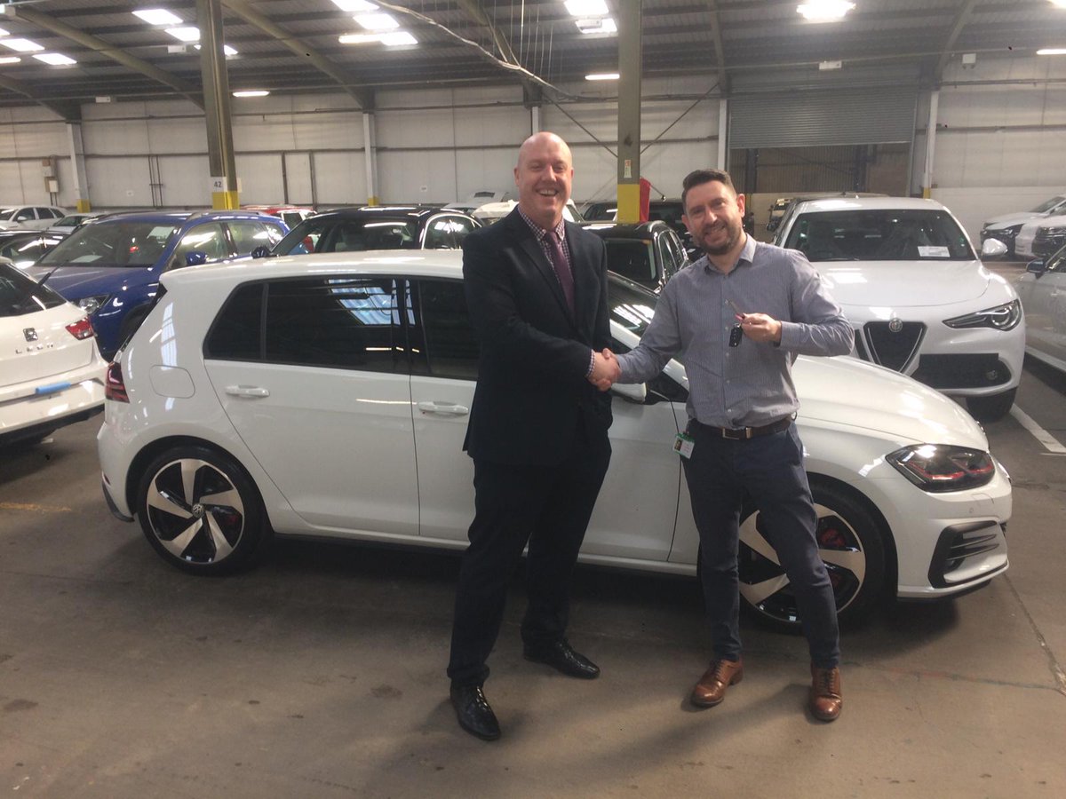 Nick, a local lad and Uchoose Matt’s friend from #Nantwich picking his #VWGolfGTI Performance up today, these cars are flying out the door and what better weather to test out that 245bhp engine!! #Happydays ☀😎. Give Matt a call now on 01270 848989! goo.gl/vmCvjN