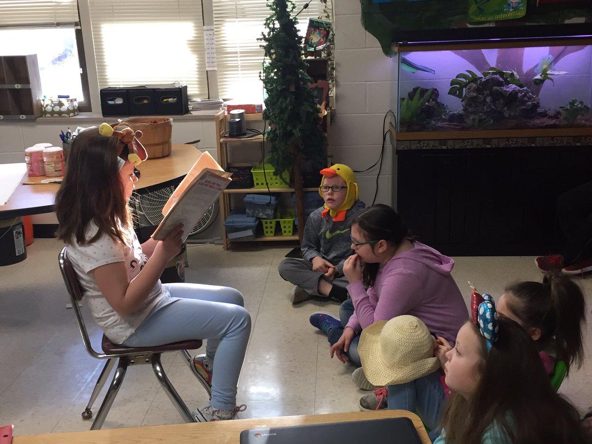 Rolands_camp's tweet photo. We had a special reader today! Hailey was very proud of her sister! https://t.co/MasxDoULwq