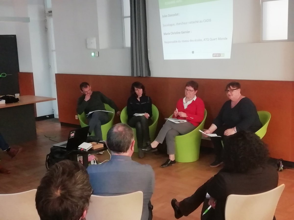 #workshop <a href="/AfevNantes/">Afev Nantes</a> la place du jeune dans son orientation ! "Le stress dès la 3ème, difficile d'accompagner des jeunes en pleine adolescence et qui on, à juste titre, du mal à se projeter" <a href="/jeromesturla/">Jérôme Sturla</a> @DonzelotJul <a href="/e_mangado/">EuniceMangadoLunetta</a>