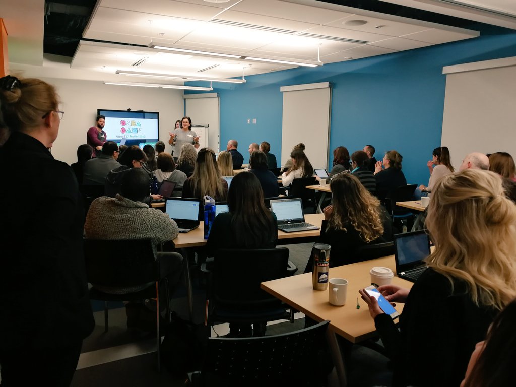 Ce matin on se réchauffe dans une salle bien remplie pour ce #créacamp avec <a href="/ecolebranchee/">L'École branchée</a> et @Ottawacepeo #collabcepeo. Bonne journée! <a href="/bigirard/">Bianca girard</a>